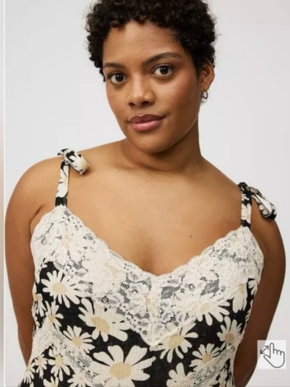 torrid Black and Cream Daisy Print Maxi Dress-Skirt - Picture 5 of 6